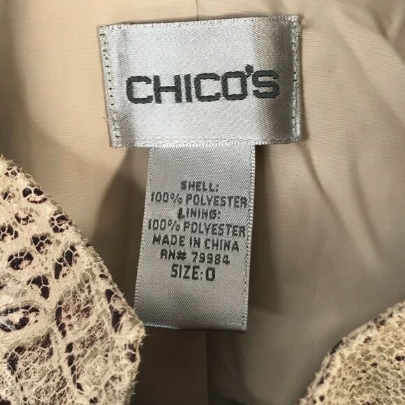 Chico's Size 0 Zipper Front Jacket Mock Neck Light Weight Faux Leather Texture - Picture 3 of 8